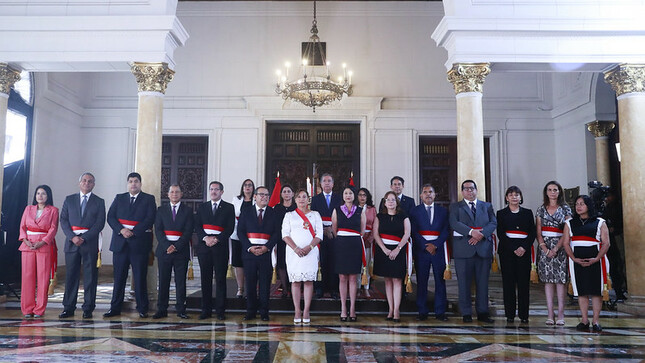 Fotografía de la presidenta Boluarte y de los nuevos ministros de Estado.