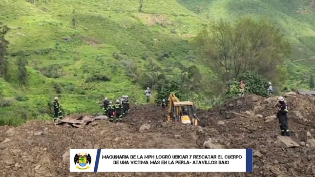 Maquinaria de la MPH junto a rescatistas lograron ubicar y rescatar el cuerpo de una víctima más en La Perla- Atavillos Bajo