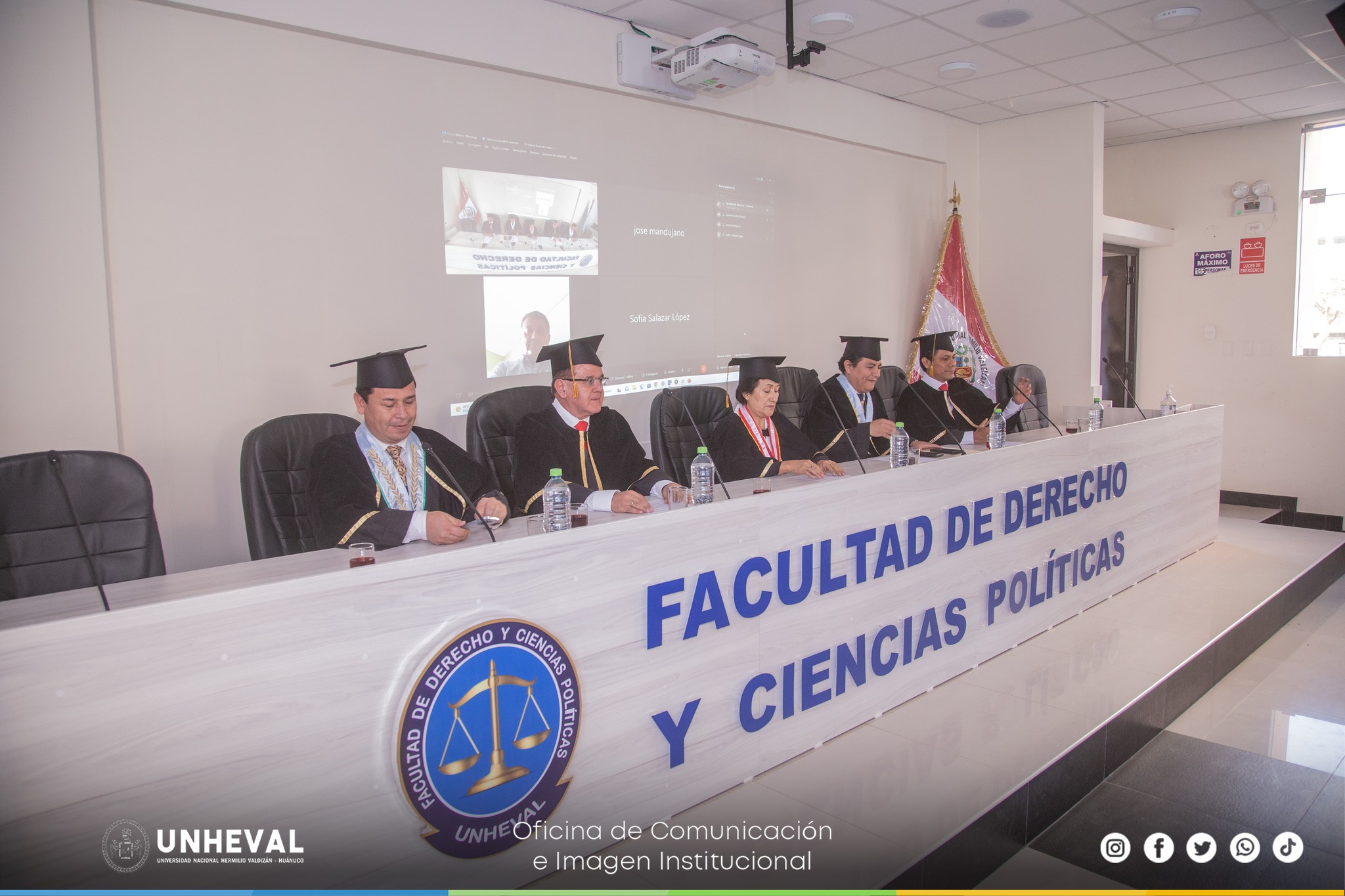 La UNHEVAL de Huánuco otorgó el título de Honoris Causa al doctor Ricardo Julio Salazar Chávez, especialista en contrataciones del estado, autor de diversos libros en la mencionada especialidad. 