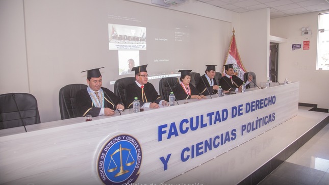La UNHEVAL de Huánuco otorgó el título de Honoris Causa al doctor Ricardo Julio Salazar Chávez, especialista en contrataciones del estado, autor de diversos libros en la mencionada especialidad. 