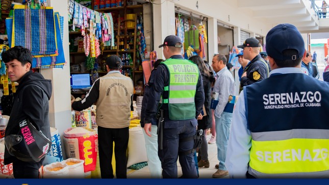 Operativo Inopinado a Establecimientos Comerciales que Operan en el Interior y Exterior del Mercado Municipal
