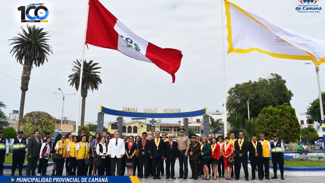 Inicio De Ceremonia De Izamientos De Nuestros Simbolos Patrios