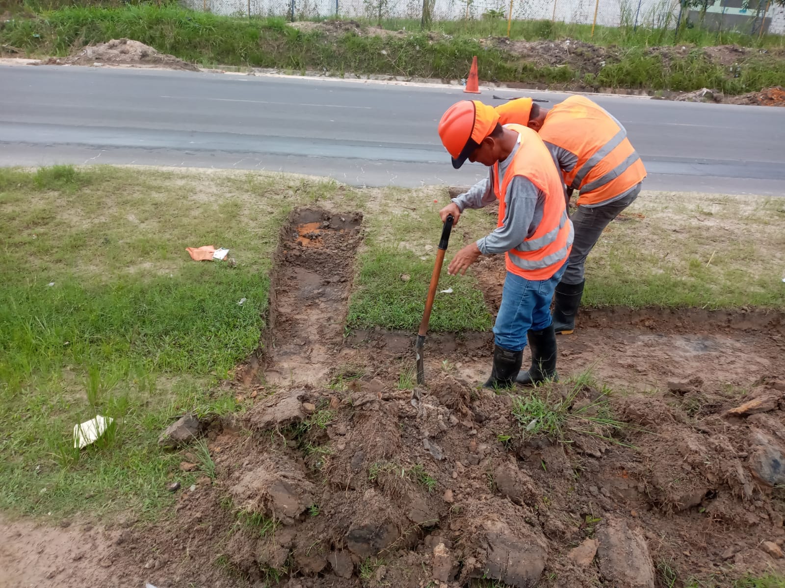 Trabajo Rutinario De Corte De Terreno Manual En Km. 2.5 Carretera Iquitos-Nauta