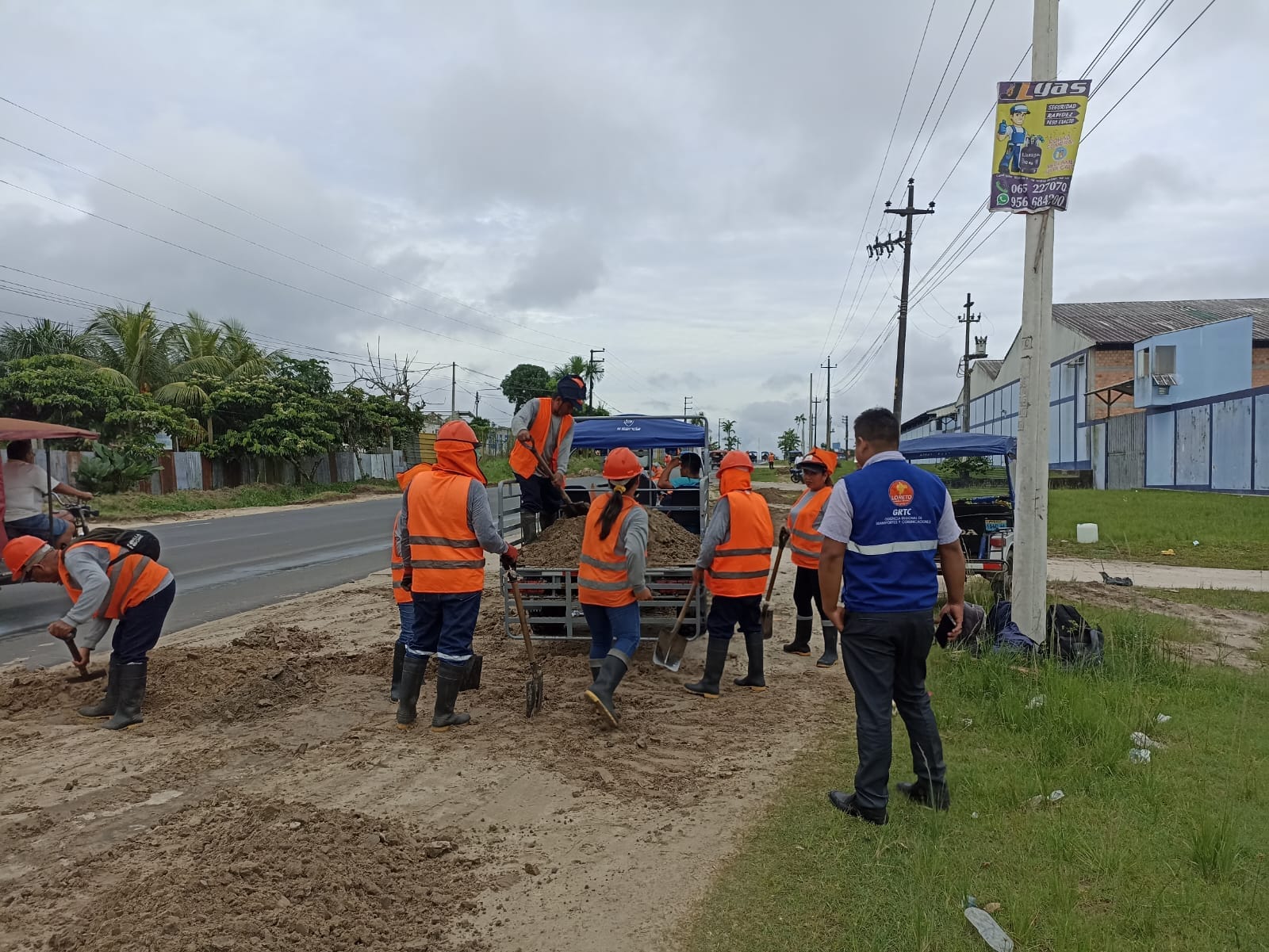 Trabajo Rutinario De Corte De Terreno Manual En Km. 2.5 Carretera Iquitos-Nauta