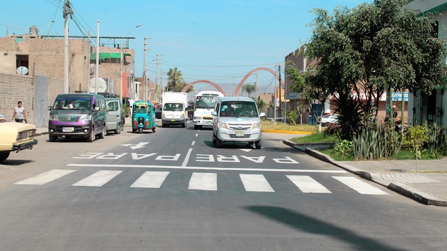 Población muestra su satisfacción por las obras de mejoramiento de pistas y veredas en la Calle Julio C. Tello