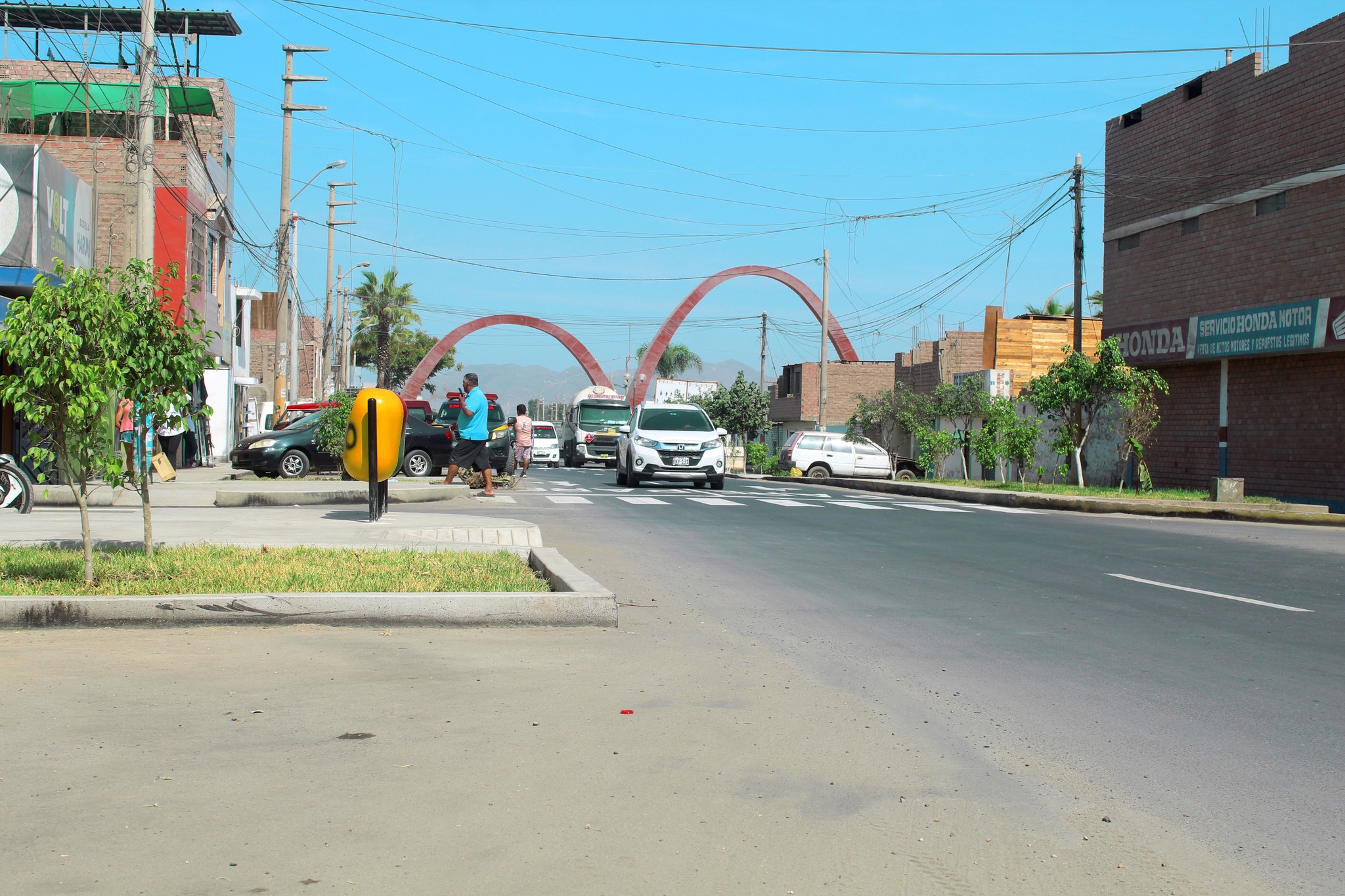 Población muestra su satisfacción por las obras de mejoramiento de pistas y veredas en la Calle Julio C. Tello
