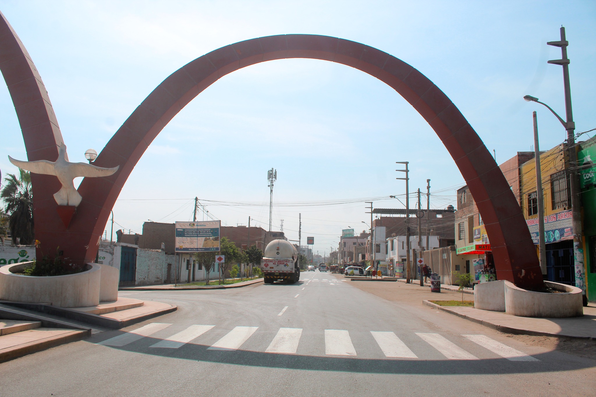 Población muestra su satisfacción por las obras de mejoramiento de pistas y veredas en la Calle Julio C. Tello