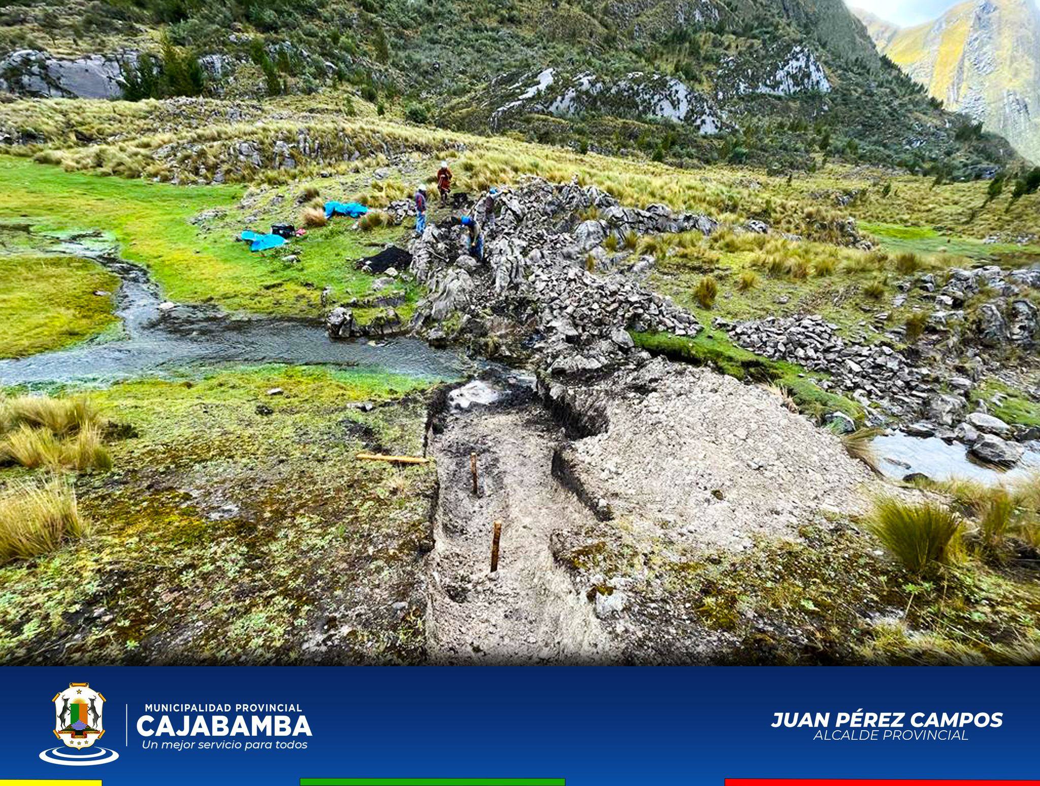 Construcción de Qochas del Fondo Sierra Azul En La Comunidad De Migma
