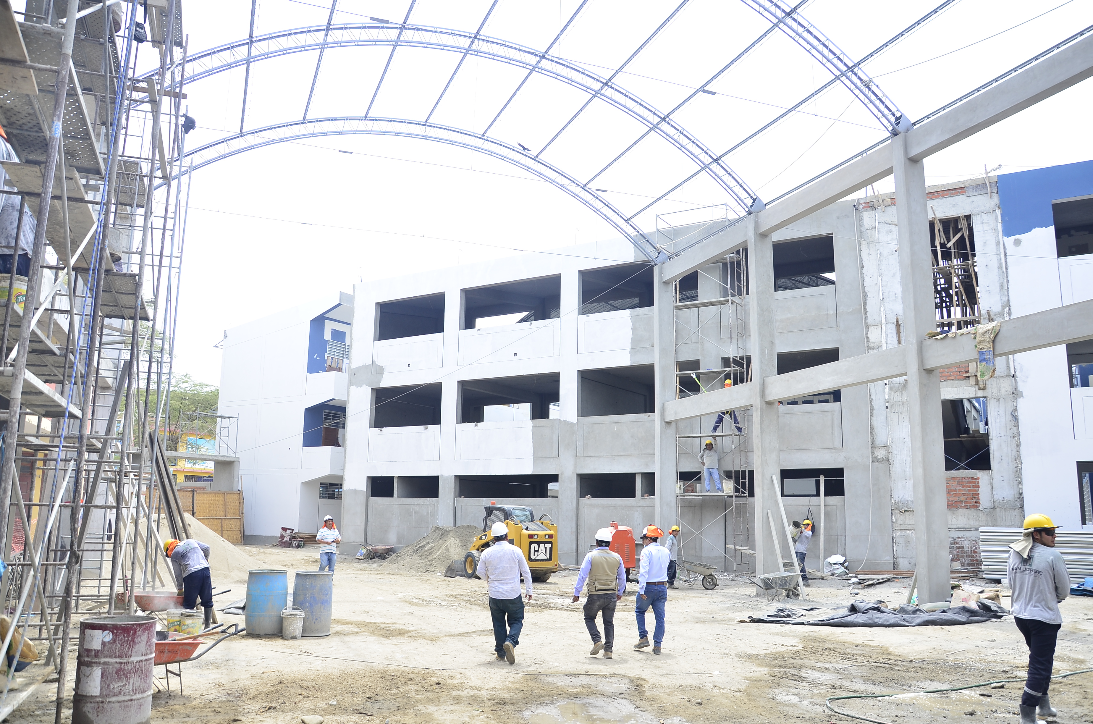 El colegio es una obra dejada inconclusa por la anterior gestión