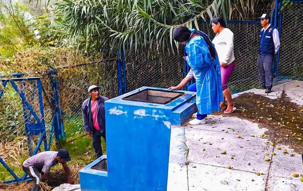 Se visitó las instalaciones del sistema de agua potable de la localidad de Huatatillas
