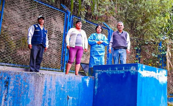 Se visitó las instalaciones del sistema de agua potable de la localidad de Huatatillas