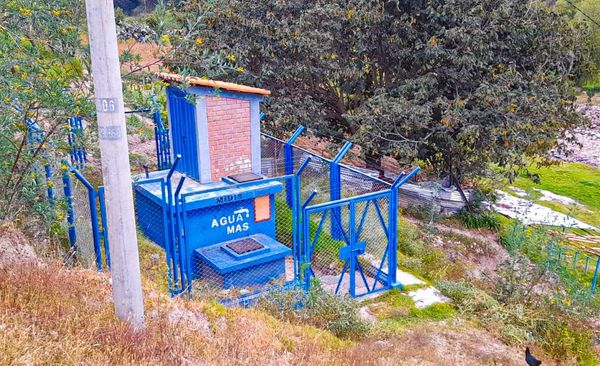 Se visitó las instalaciones del sistema de agua potable de la localidad de Huatatillas