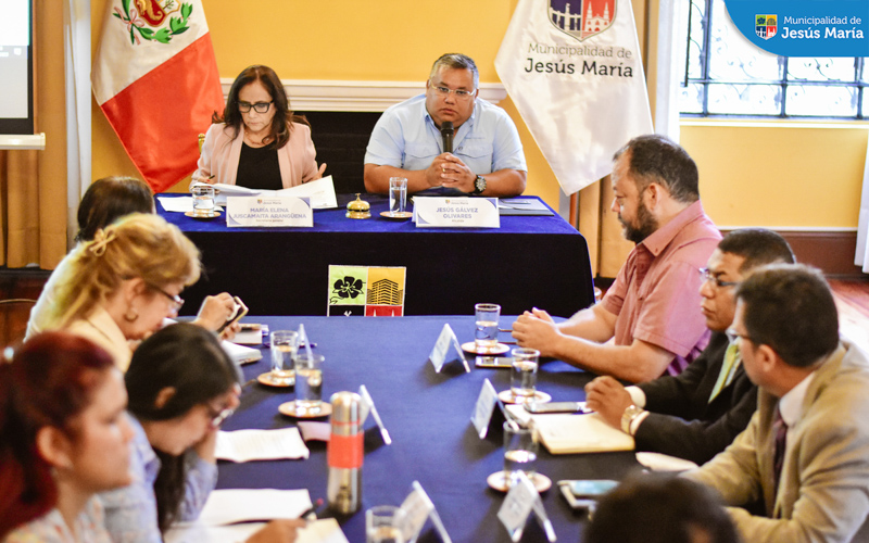 Nuestro alcalde, Jesús Gálvez Olivares, presidió la sesión realizada en el Salón Cáceres del Palacio Municipal.
