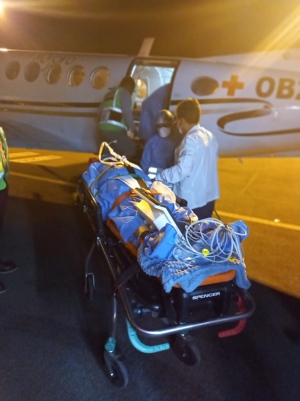 Una puérpera de 18 años de edad es trasladada en ambulancia aérea hasta el Instituto Nacional Materno Perinatal de Lima