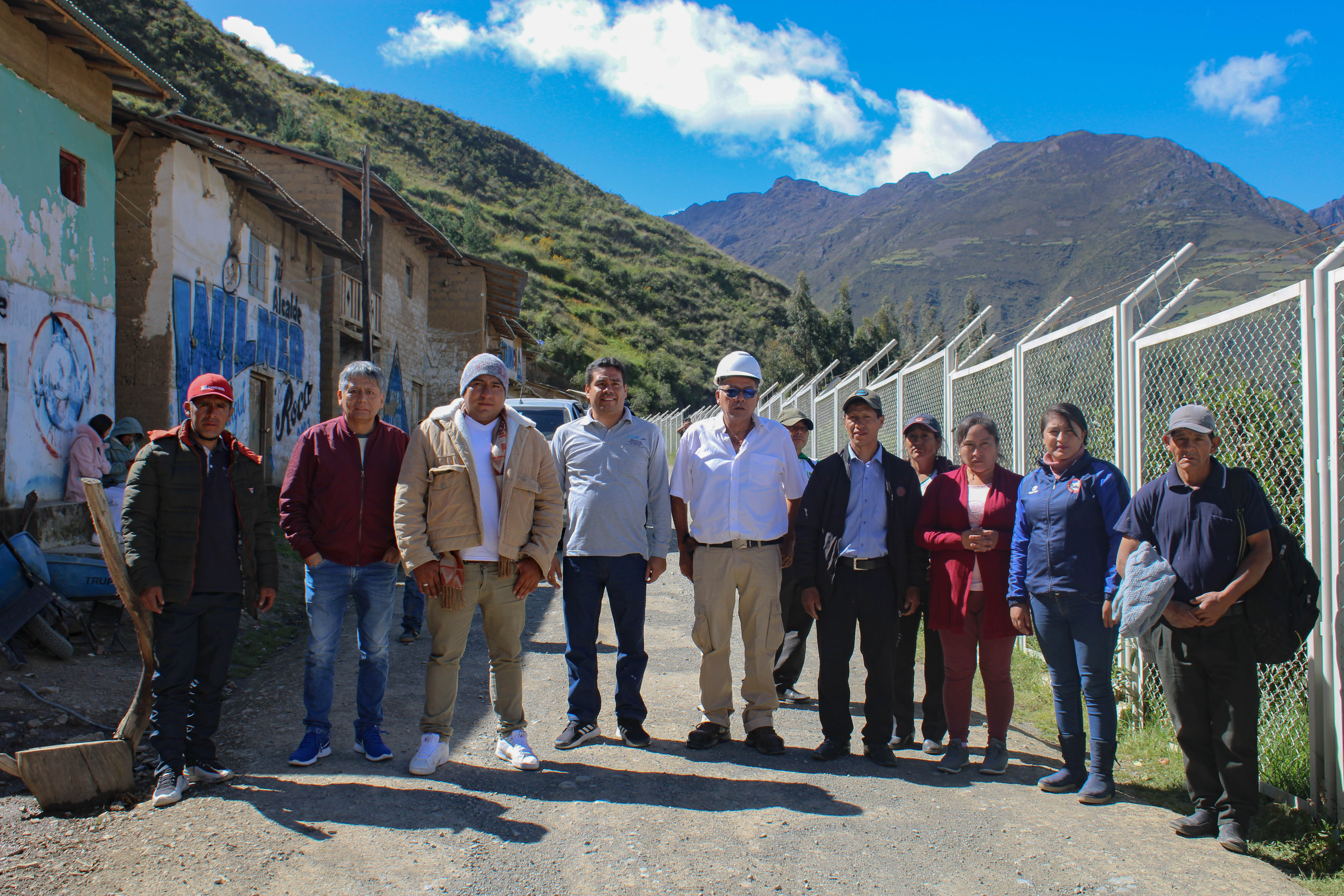 Entrega de terreno para proyecto de electrificación rural en Chungui.