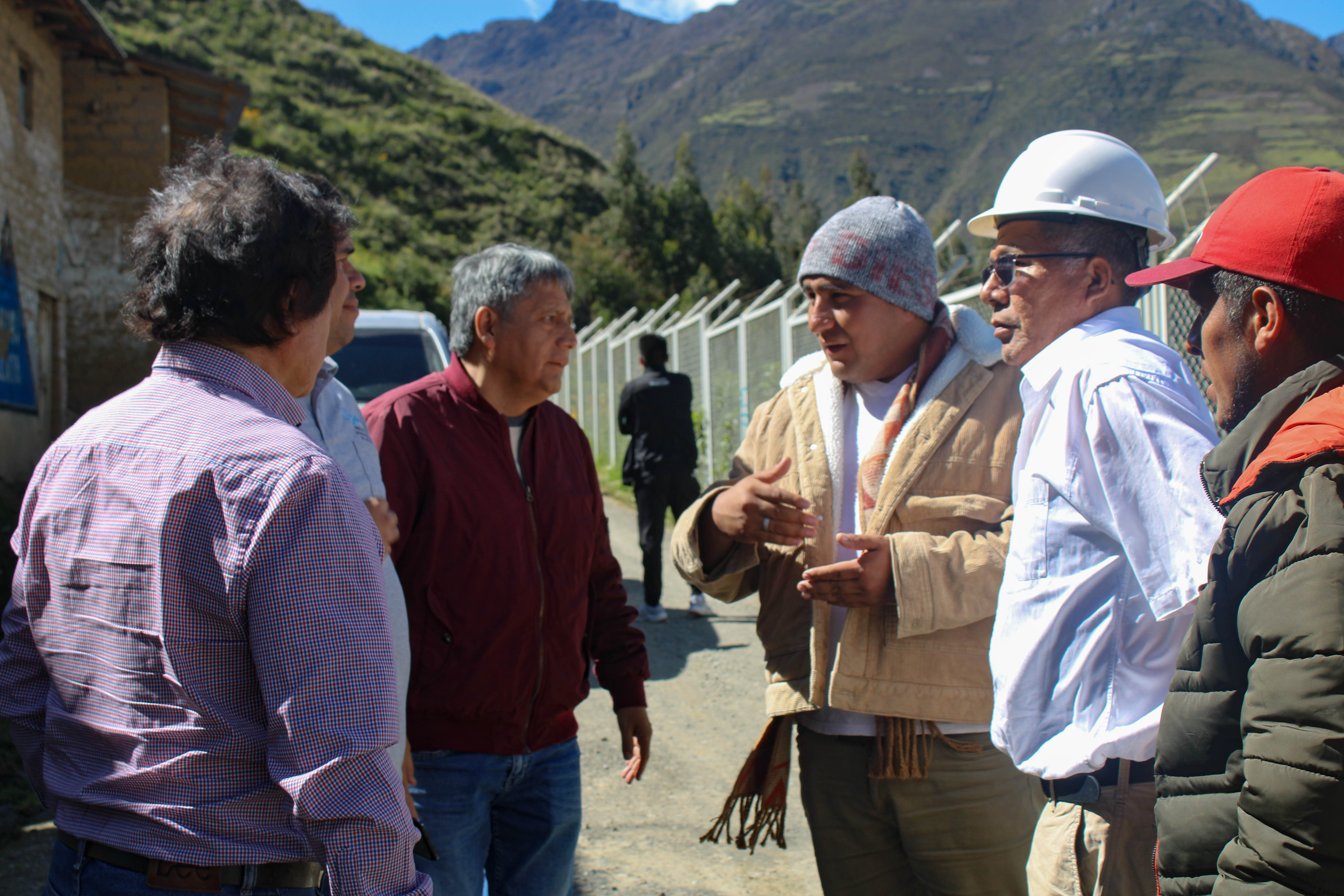 Entrega de terreno para proyecto de electrificación rural en Chungui.