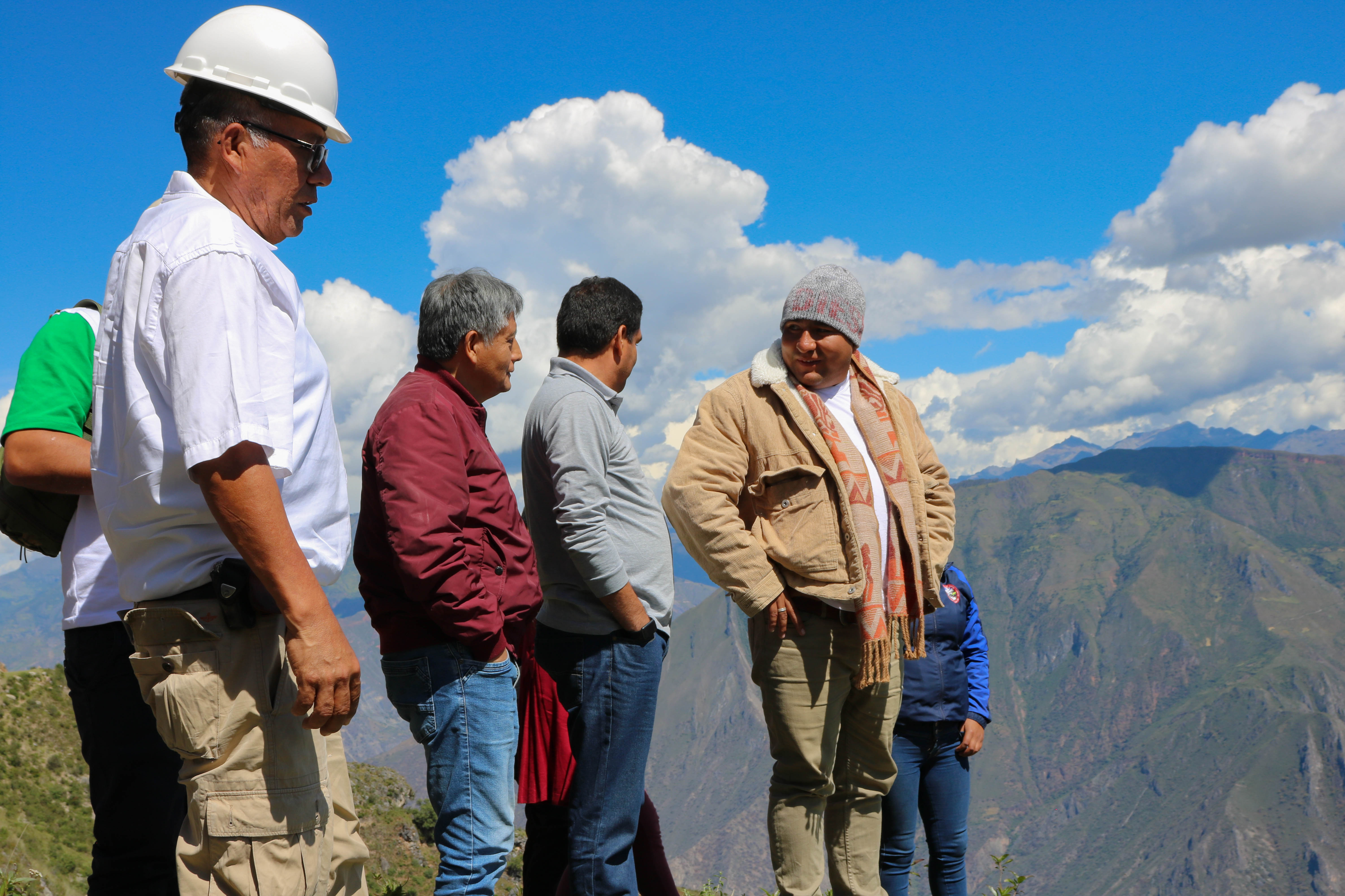 Entrega de terreno para proyecto de electrificación rural en Chungui.