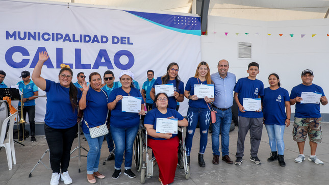 Se desarrolló la clausura de talleres productivos en la Plaza Casanave