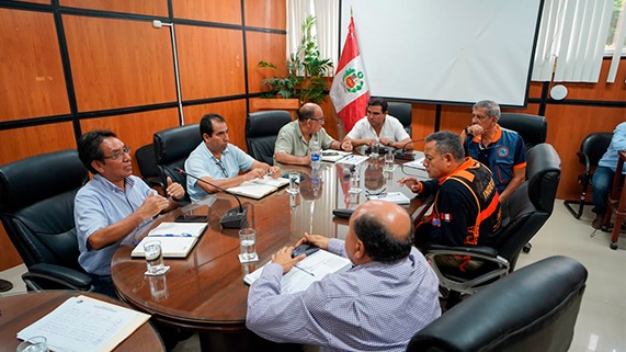Gobernador Luis Neyra dispone alerta ante crecida del río Chira