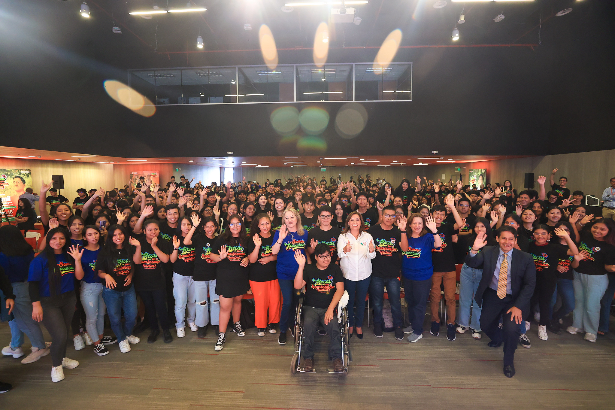Fotografía de la reconocimiento a beneficiarios de Beca 18.