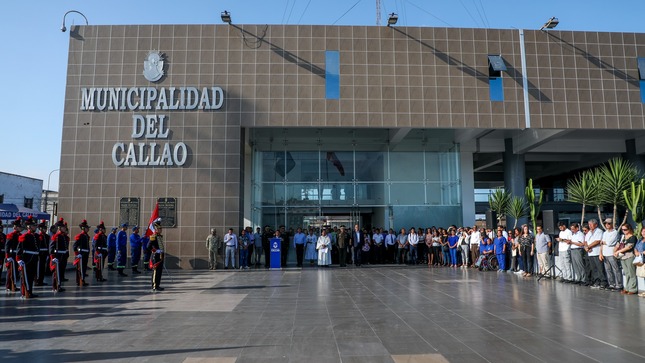Con motivo del 166° aniversario, la 𝗘𝘀𝗰𝗼𝗹𝘁𝗮 𝗱𝗲 𝗹𝗮 𝗟𝗲𝗴𝗶𝗼́𝗻 𝗣𝗲𝗿𝘂𝗮𝗻𝗮 𝗱𝗲 𝗹𝗮 𝗚𝘂𝗮𝗿𝗱𝗶𝗮, participó de nuestro izamiento del Pabellón Nacional.