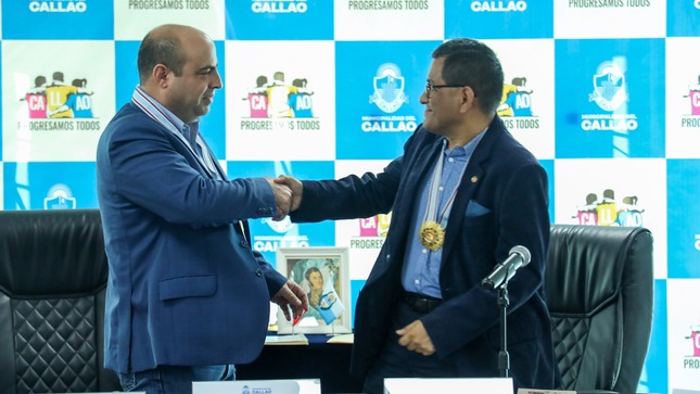 El alcalde Pedro Spadaro fue condecorado con la máxima distinción del Instituto Sanmartiniano del Perú "𝗣𝗔𝗟𝗠𝗔𝗦 𝗦𝗔𝗡𝗠𝗔𝗥𝗧𝗜𝗡𝗜𝗔𝗡𝗔𝗦 𝗗𝗘𝗟 𝗣𝗘𝗥𝗨́".