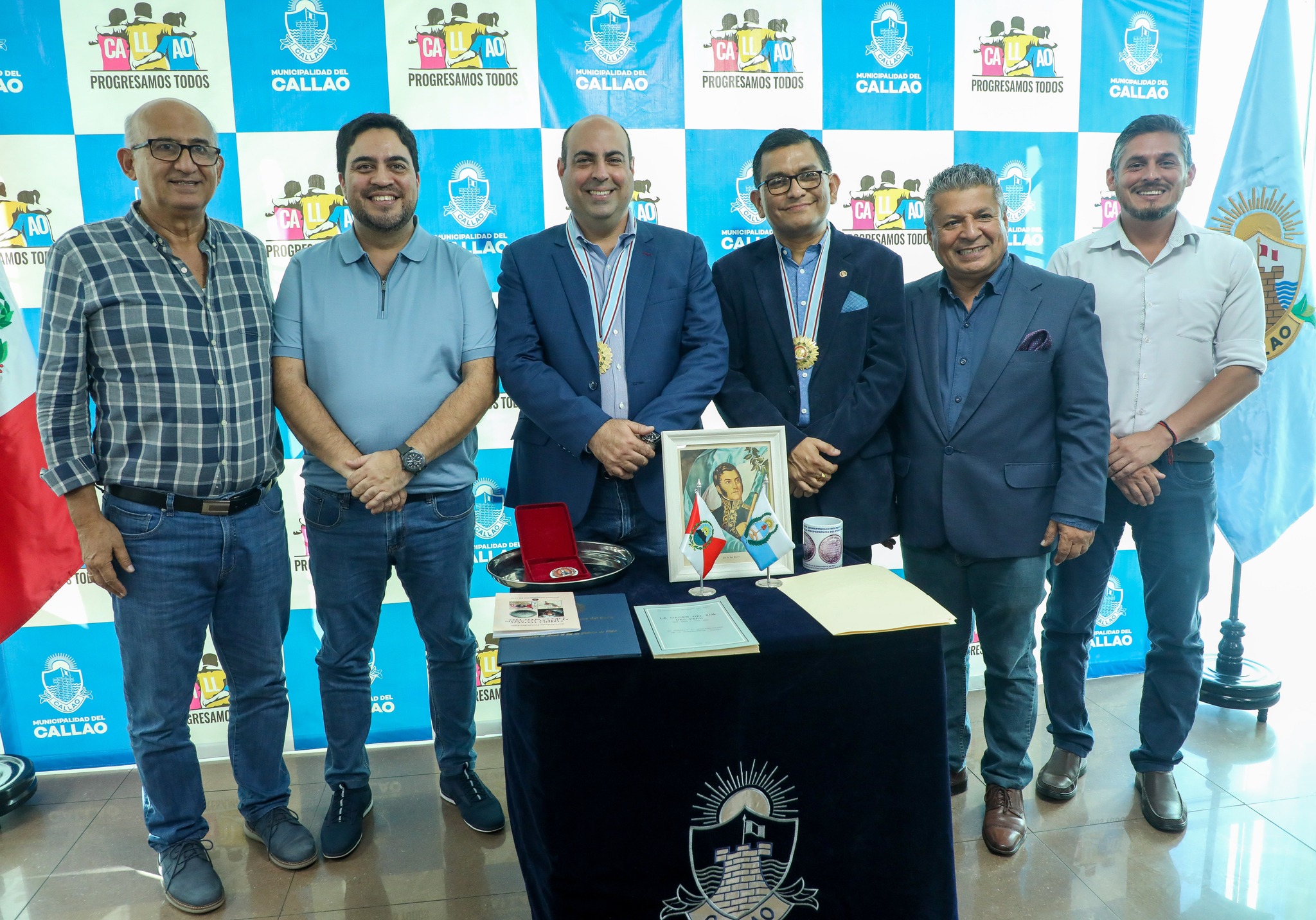 El alcalde Pedro Spadaro fue condecorado con la máxima distinción del Instituto Sanmartiniano del Perú "𝗣𝗔𝗟𝗠𝗔𝗦 𝗦𝗔𝗡𝗠𝗔𝗥𝗧𝗜𝗡𝗜𝗔𝗡𝗔𝗦 𝗗𝗘𝗟 𝗣𝗘𝗥𝗨́".