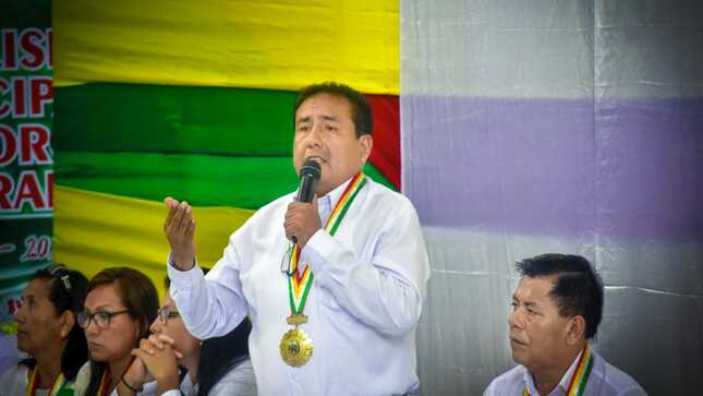 Alcalde provincial en informe de 100 días de gestión