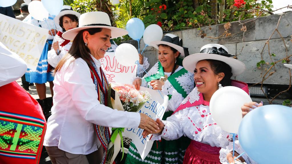 Ministra Gutiérrez, frente a miles de apurimeños, afirma su compromiso por la Salud