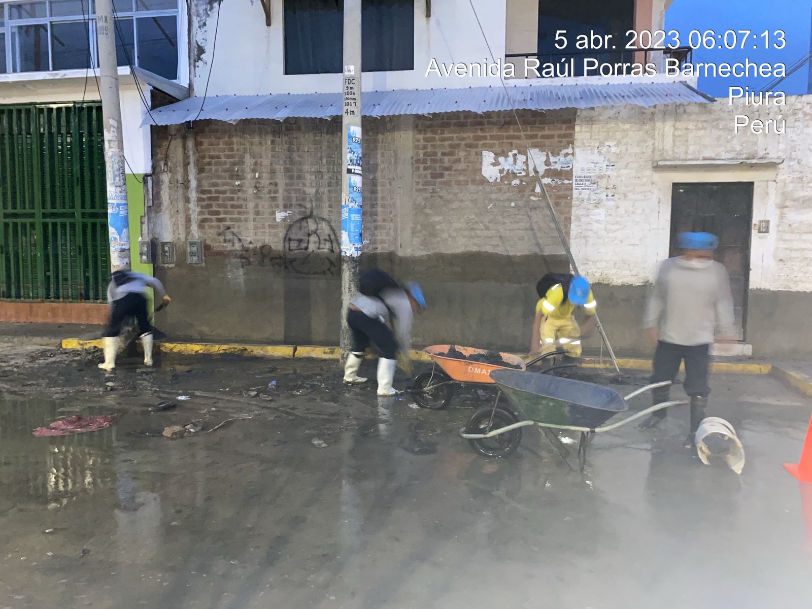 Personal municipal trabaja incansablemente para dejar limpia la ciudad