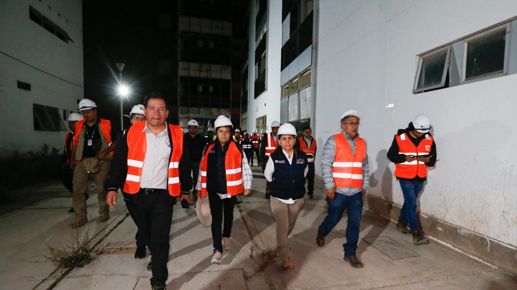 Cusco ministra de Salud visita avance de obras del Hospital Antonio Lorena