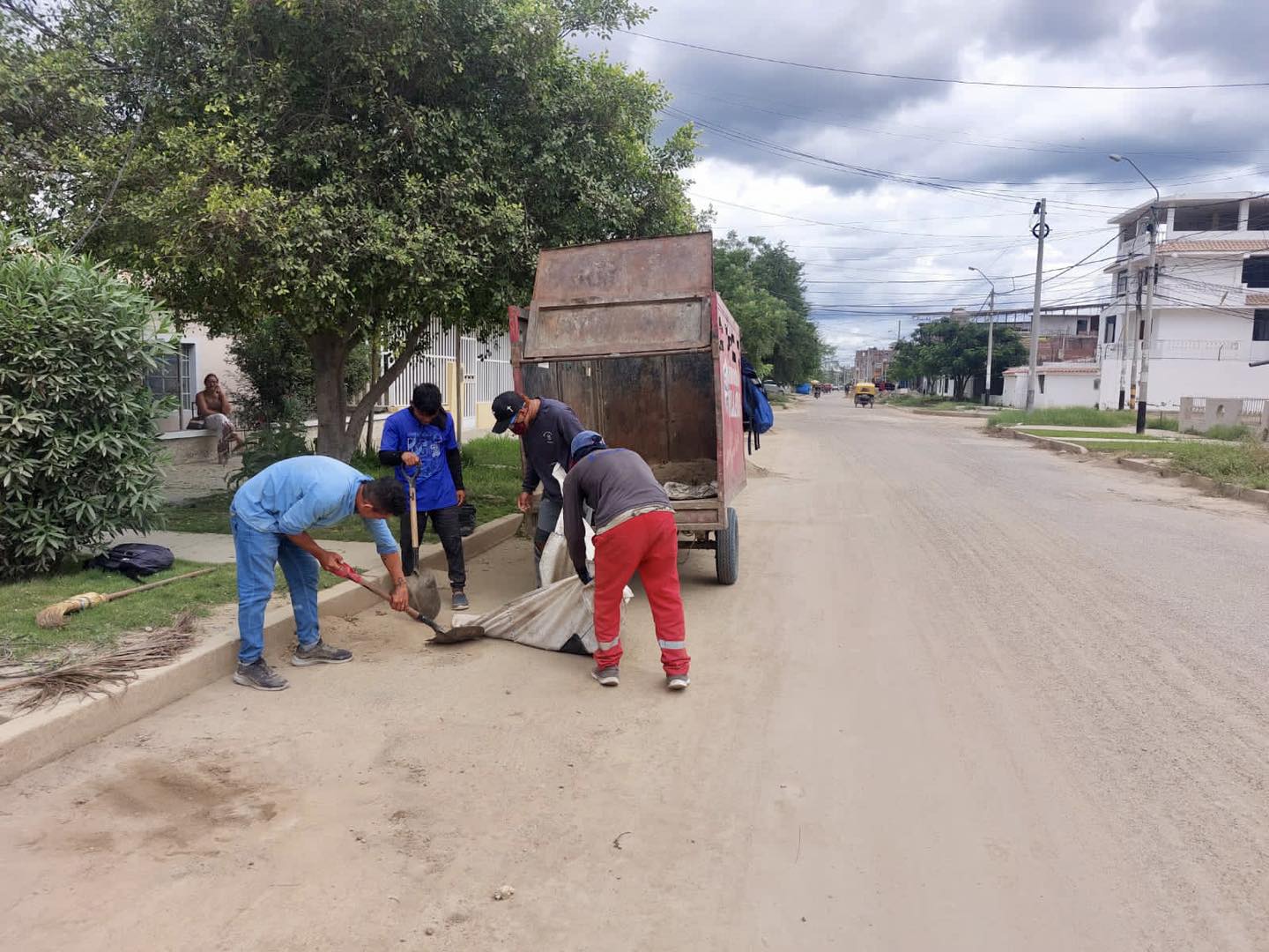 Municipalidad De Sullana Y Vecinos Organizan Labor De Limpieza