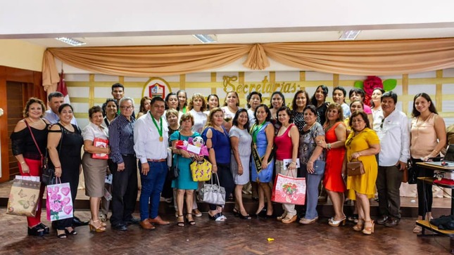 MARÍA DEL CARMEN CORREA NOLE FUE DESIGNADA SECRETARIA 2023 EN CEREMONIA PRESIDIDA POR ALCALDE MARLEM MOGOLLÓN MECA