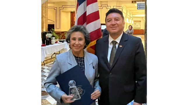 Premiacion Mirtha Aldave