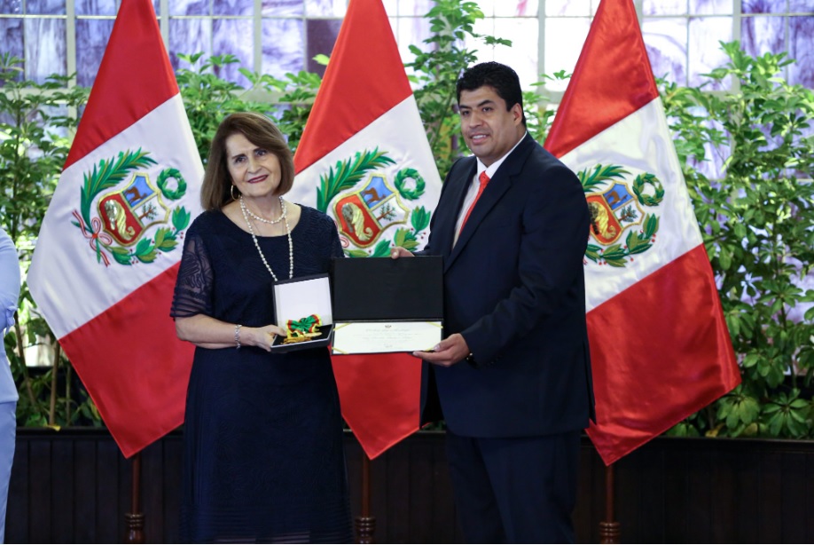 Magistrada Luz Pacheco y ministro de Trabajo, Fernando Varela..