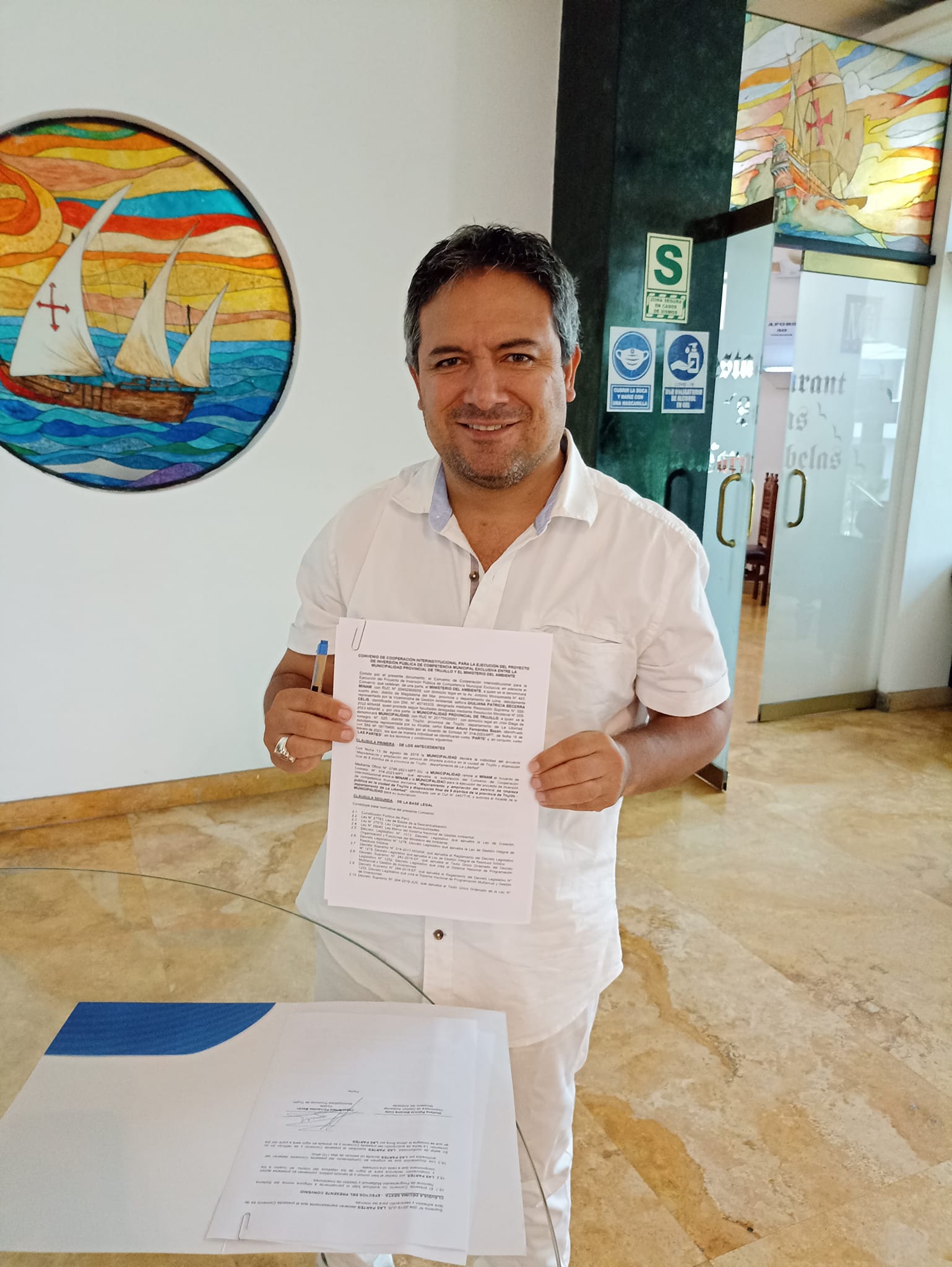 Arturo Fernández suscribió convenio para la planta de tratamiento de Trujillo.