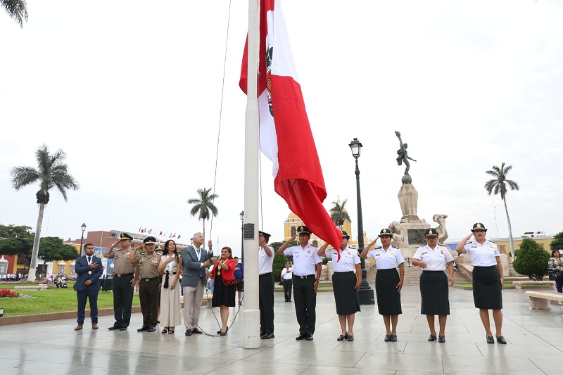 Izamiento hubo por 488° Aniversario de Fundación de la Ciudad de Trujillo. 