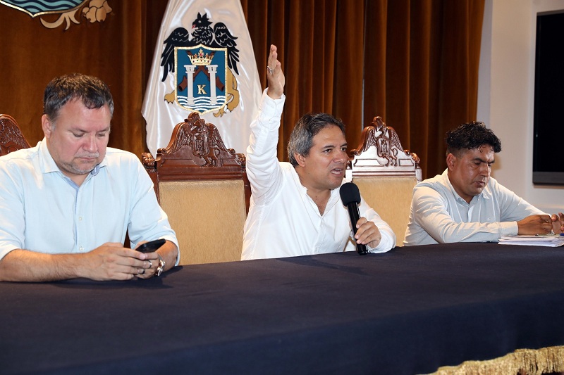 Alcalde se comprometió a ir a la I.E. para buscar una solución al problema.