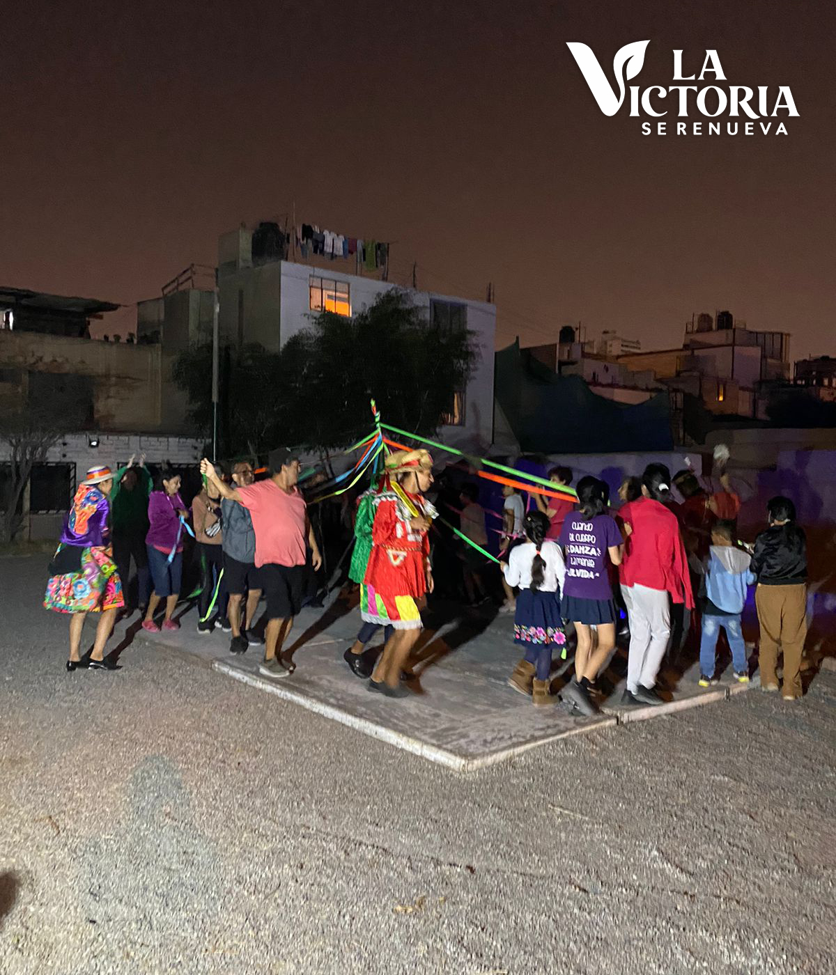 Noche de danza en la huaca Santa Catalina