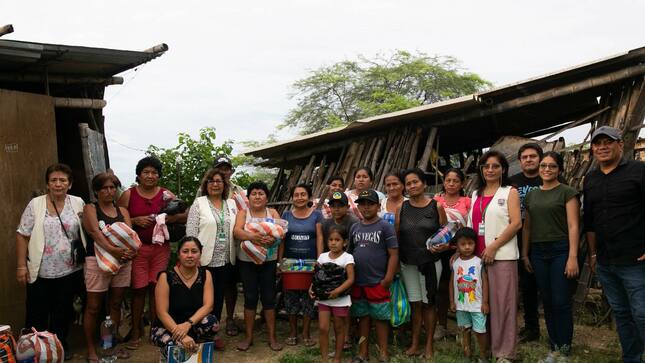 COMITÉ DE DAMAS ENTREGA DONACIÓN DE VÍVERES A FAMILIAS AFECTADAS POR FENÓMENO PLUVIAL