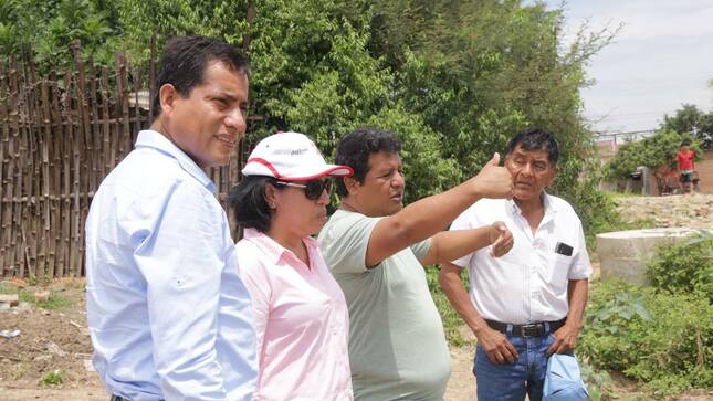 ALCALDE DE BELLAVISTA RECORRE PUNTOS CRÍTICOS DE INFRAESTRUCTURA VIAL CON RESPONSABLE DE PREVENCIÓN RÁPIDA DEL GOBIERNO REGIONAL PIURA