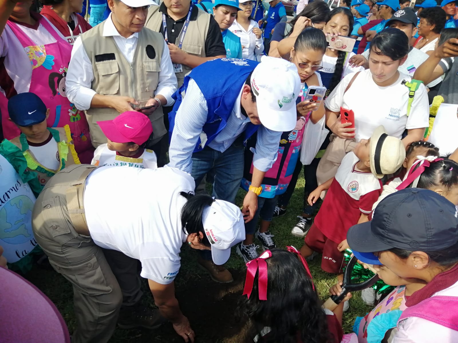 La Municipalidad Provincial del Callao a través del Programa EDUCCA, se sumo a la GRAN CRUZADA VERDE NACIONAL realizada por MINISTERIO DEL AMBIENTE