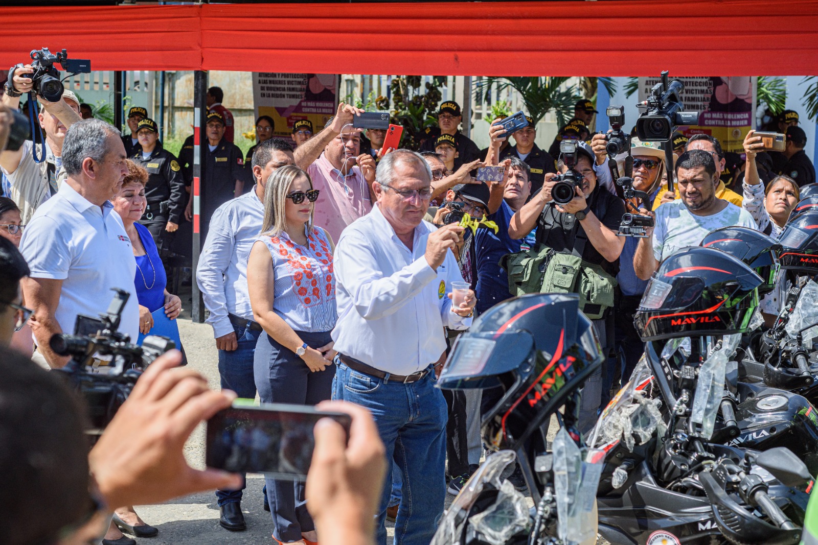 Gobierno Regional de Tumbes entregó 23 motocicletas a la policía nacional del Perú