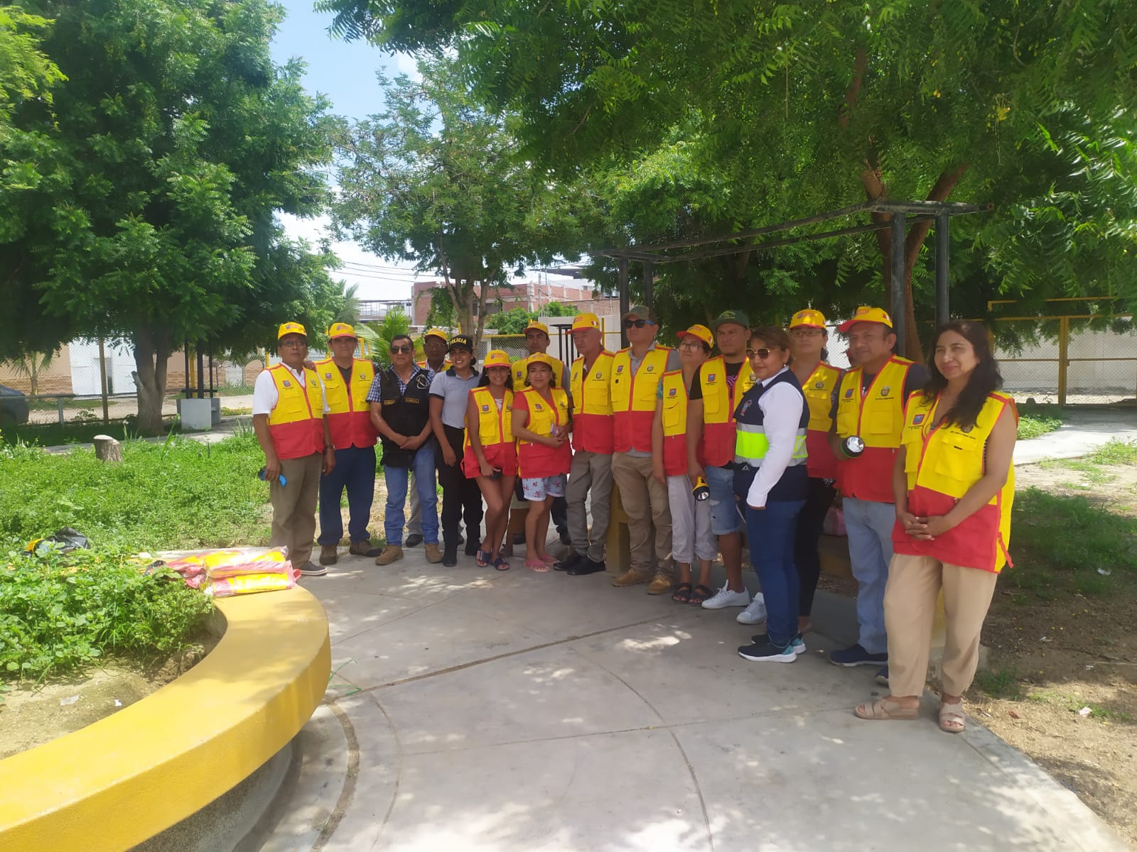 Participaron el jefe Seguridad Ciudadana y Serenazgo, Herbert Mendoza Romero; la SO3 PNP Helen Alzamora en representación de la Comisaría los Algarrobos y los vecinos