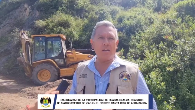 Maquinaria municipal desbloquea vías afectadas por deslizamientos en Santa Cruz de Andamarca
