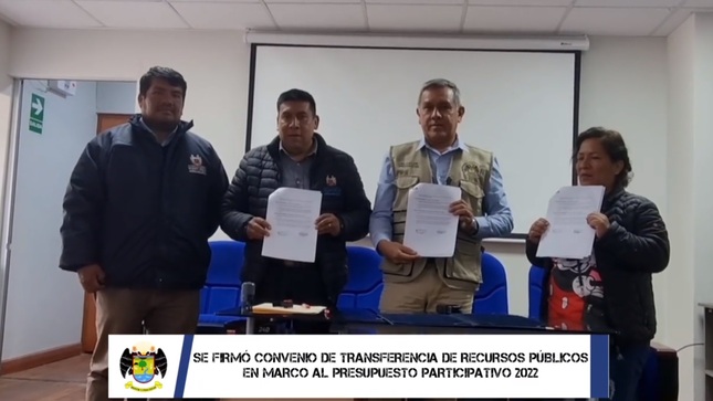 Alcalde provincial firmó convenio para el mejoramiento de plaza de armas en Santa Cruz de Andamarca