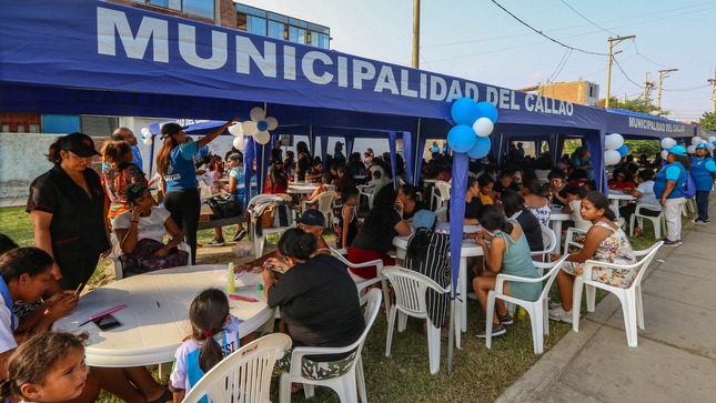 Las vecinas del sector Ampliación Unidad Modelo, de la zona sur del Callao, participaron en el taller de manicure básico.