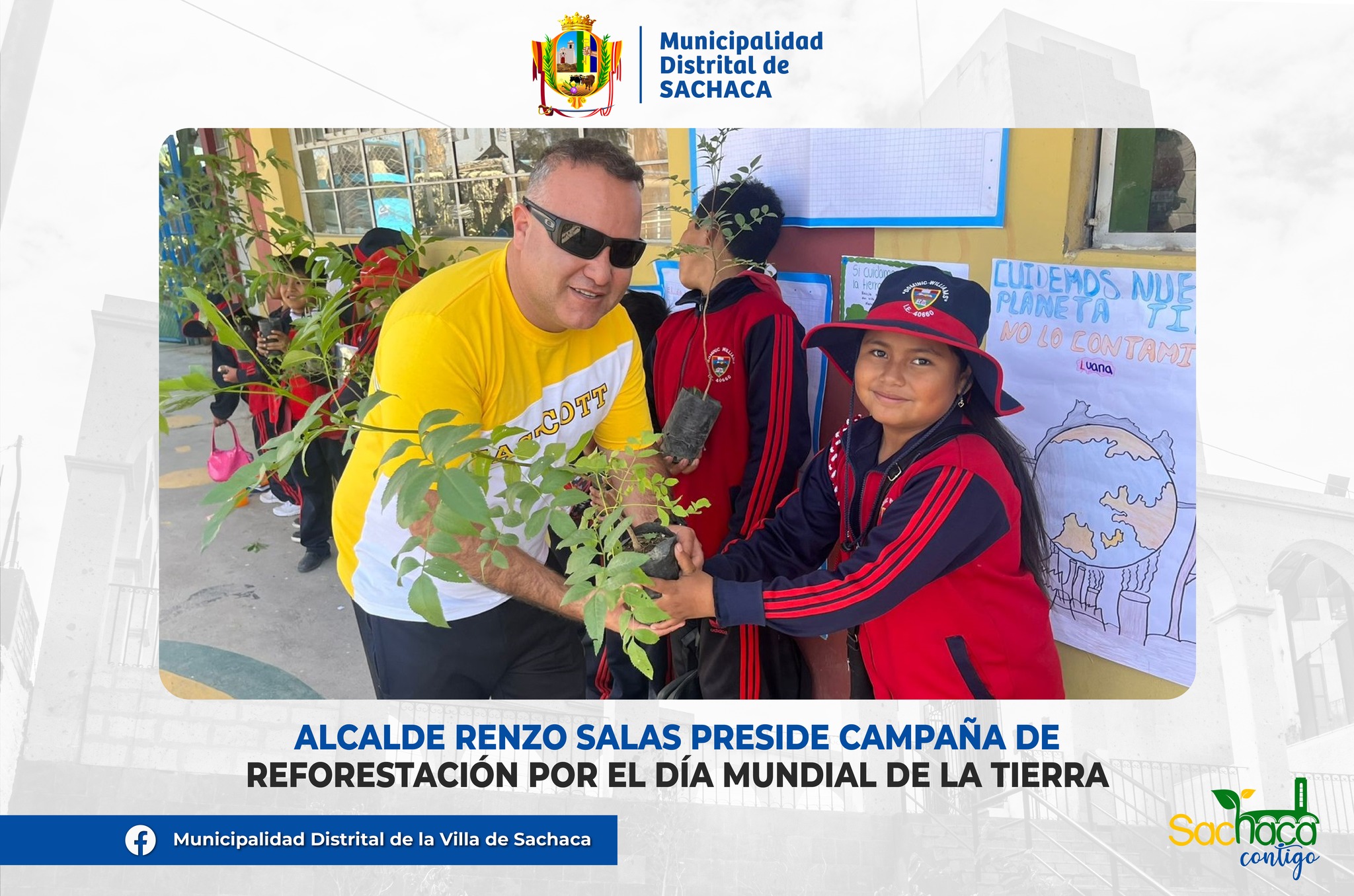 Alcalde Renzo Salas entregó plantones a estudiantes de la Institución Educativa 40660 Dominic Willams, al recordarse el Día de la Tierra.