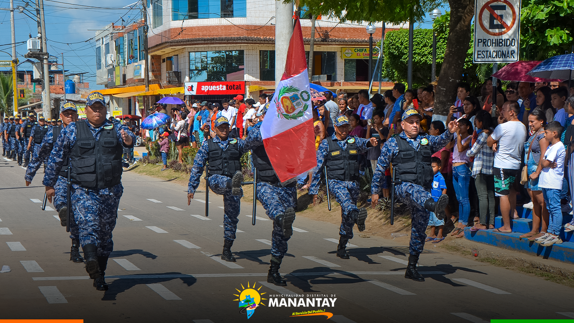 Alcalde de Manantay participó del 50 Aniversario de la I.E SAN FERNANDO.