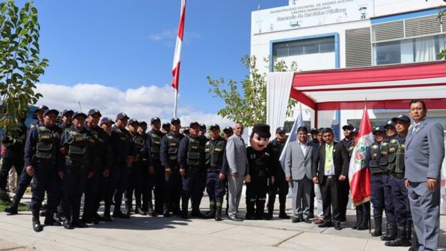 HOMENAJE AL PERSONAL DE SEGURIDAD CIUDADANA E IMPLEMENTACIÓN DE JUNTAS VECINALES Y BAPES